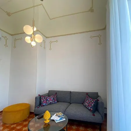 Casa *